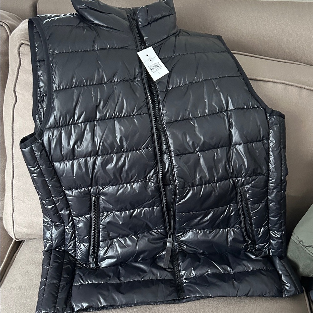 Lou & Grey Black Puffer Vest